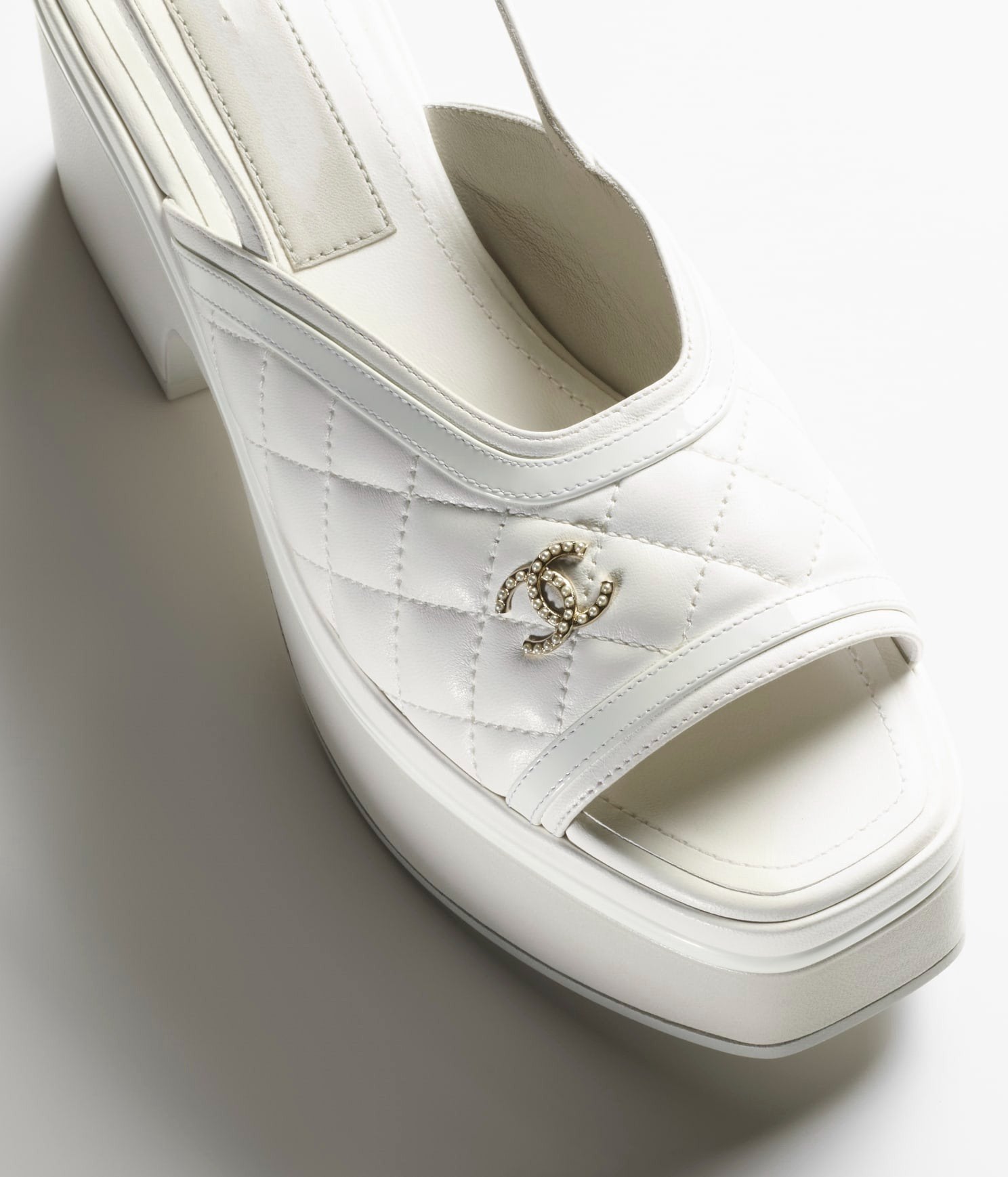 SANDALS WHITE LAMBSKIN PATENT
