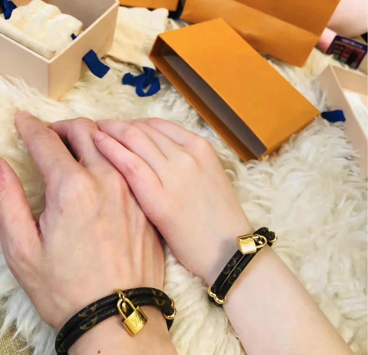 LV LOCK LEATHER GOLD BRACELET