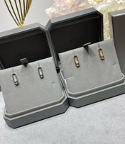 MOVE UNO SMALL 1 DIAMOND EARRINGS